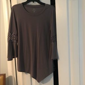 Grey Shirt by Hannah